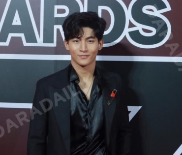 คนบันเทิงตบเท้าเข้าร่วมงานประกาศรางวัล คมชัดลึก อวอร์ด ครั้งที่ 17