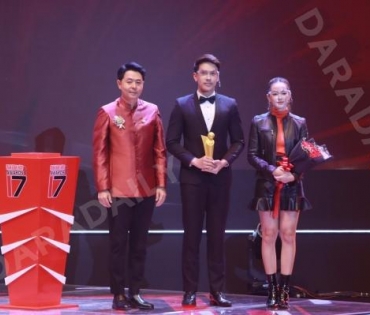 คนบันเทิงตบเท้าเข้าร่วมงานประกาศรางวัล คมชัดลึก อวอร์ด ครั้งที่ 17