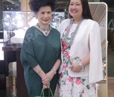 “ดร. นภัสนันท์ พรรณนิภา”  ร่วมงาน BEAUTY GEMS WE ARE PLEASED TO INVITED YOU TO JOIN US ON FRESH