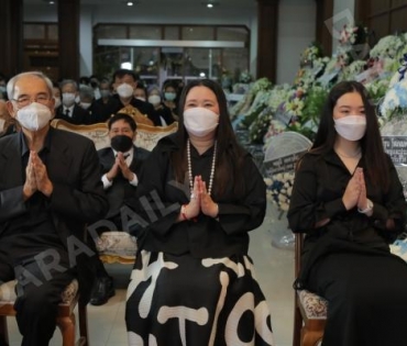 ภาพบรรยากาศงาน สวดอภิธรรมศพ คุณแม่ พรพรรณ พรรณนิภา ณ. ศาลาทักษิณาประดิษฐ วัดพระศรีมหาธาตุวรมหาวิหาร 