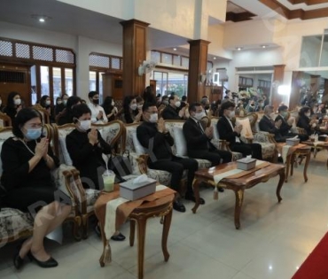 ภาพบรรยากาศงาน สวดอภิธรรมศพ คุณแม่ พรพรรณ พรรณนิภา ณ. ศาลาทักษิณาประดิษฐ วัดพระศรีมหาธาตุวรมหาวิหาร 