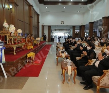 ภาพบรรยากาศงาน สวดอภิธรรมศพ คุณแม่ พรพรรณ พรรณนิภา ณ. ศาลาทักษิณาประดิษฐ วัดพระศรีมหาธาตุวรมหาวิหาร 