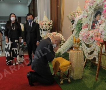 ภาพบรรยากาศงาน สวดอภิธรรมศพ คุณแม่ พรพรรณ พรรณนิภา ณ. ศาลาทักษิณาประดิษฐ วัดพระศรีมหาธาตุวรมหาวิหาร 