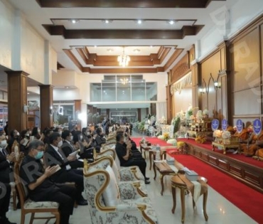 ภาพบรรยากาศงาน สวดอภิธรรมศพ คุณแม่ พรพรรณ พรรณนิภา ณ. ศาลาทักษิณาประดิษฐ วัดพระศรีมหาธาตุวรมหาวิหาร 