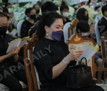 ภาพบรรยากาศงาน สวดอภิธรรมศพ คุณแม่ พรพรรณ พรรณนิภา ณ. ศาลาทักษิณาประดิษฐ วัดพระศรีมหาธาตุวรมหาวิหาร 