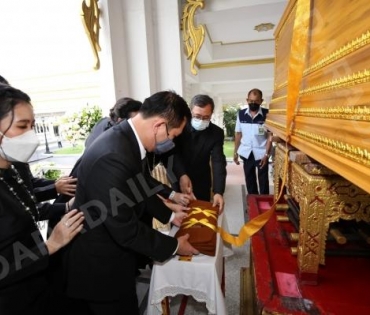 ภาพบรรยากาศงาน สวดอภิธรรมศพ คุณแม่ พรพรรณ พรรณนิภา ณ. ศาลาทักษิณาประดิษฐ วัดพระศรีมหาธาตุวรมหาวิหาร 