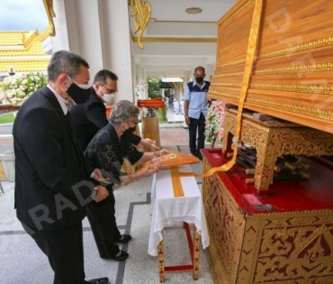 ภาพบรรยากาศงาน สวดอภิธรรมศพ คุณแม่ พรพรรณ พรรณนิภา ณ. ศาลาทักษิณาประดิษฐ วัดพระศรีมหาธาตุวรมหาวิหาร 