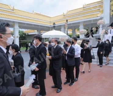 ภาพบรรยากาศงาน สวดอภิธรรมศพ คุณแม่ พรพรรณ พรรณนิภา ณ. ศาลาทักษิณาประดิษฐ วัดพระศรีมหาธาตุวรมหาวิหาร 