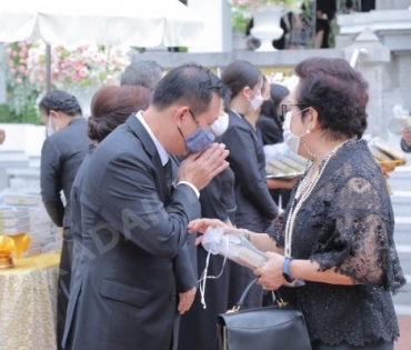 ภาพบรรยากาศงาน สวดอภิธรรมศพ คุณแม่ พรพรรณ พรรณนิภา ณ. ศาลาทักษิณาประดิษฐ วัดพระศรีมหาธาตุวรมหาวิหาร 