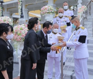 ภาพบรรยากาศงาน สวดอภิธรรมศพ คุณแม่ พรพรรณ พรรณนิภา ณ. ศาลาทักษิณาประดิษฐ วัดพระศรีมหาธาตุวรมหาวิหาร 