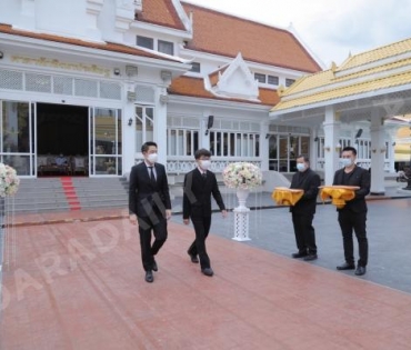 ภาพบรรยากาศงาน สวดอภิธรรมศพ คุณแม่ พรพรรณ พรรณนิภา ณ. ศาลาทักษิณาประดิษฐ วัดพระศรีมหาธาตุวรมหาวิหาร 