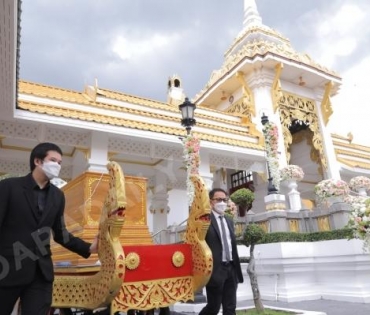 ภาพบรรยากาศงาน สวดอภิธรรมศพ คุณแม่ พรพรรณ พรรณนิภา ณ. ศาลาทักษิณาประดิษฐ วัดพระศรีมหาธาตุวรมหาวิหาร 