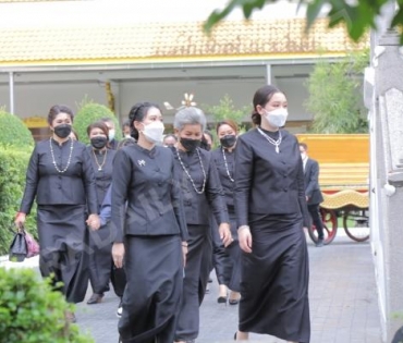 ภาพบรรยากาศงาน สวดอภิธรรมศพ คุณแม่ พรพรรณ พรรณนิภา ณ. ศาลาทักษิณาประดิษฐ วัดพระศรีมหาธาตุวรมหาวิหาร 