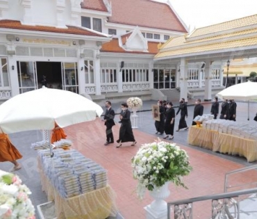 ภาพบรรยากาศงาน สวดอภิธรรมศพ คุณแม่ พรพรรณ พรรณนิภา ณ. ศาลาทักษิณาประดิษฐ วัดพระศรีมหาธาตุวรมหาวิหาร 