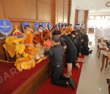 ภาพบรรยากาศงาน สวดอภิธรรมศพ คุณแม่ พรพรรณ พรรณนิภา ณ. ศาลาทักษิณาประดิษฐ วัดพระศรีมหาธาตุวรมหาวิหาร 