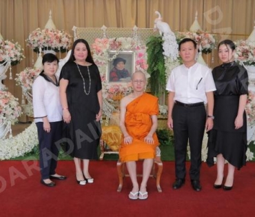 ภาพบรรยากาศงาน สวดอภิธรรมศพ คุณแม่ พรพรรณ พรรณนิภา ณ. ศาลาทักษิณาประดิษฐ วัดพระศรีมหาธาตุวรมหาวิหาร 