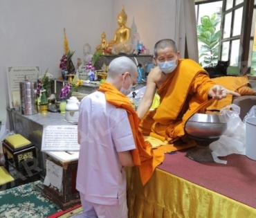 ภาพบรรยากาศงาน สวดอภิธรรมศพ คุณแม่ พรพรรณ พรรณนิภา ณ. ศาลาทักษิณาประดิษฐ วัดพระศรีมหาธาตุวรมหาวิหาร 