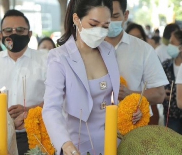 “เป้ย ปานวาด-เคลลี่ ธนะพัฒน์” นำทีมนักแสดงบวงสรวงละครเรื่อง “วานวาสนา”