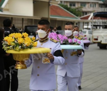 ภาพบรรยากาศคนบันเทิงร่วมงานศพศิลปินแห่งชาติ “อาต้อย เศรษฐา ศิระฉายา”