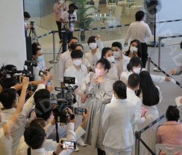 ภาพบรรยากาศพิธีไว้อาลัย “แตงโม นิดา” ที่คริสตจักรเสรีภาพกรุงเทพ วันที่ 2  