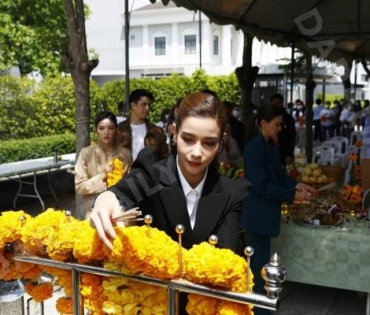 “เคน ภูภูมิ - วิว วรรณรท” นำทีมนักแสดง ภาพบวงสรวงละครเรื่อง “หัวใจรักพิทักษ์เธอ”