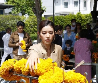 “เคน ภูภูมิ - วิว วรรณรท” นำทีมนักแสดง ภาพบวงสรวงละครเรื่อง “หัวใจรักพิทักษ์เธอ”