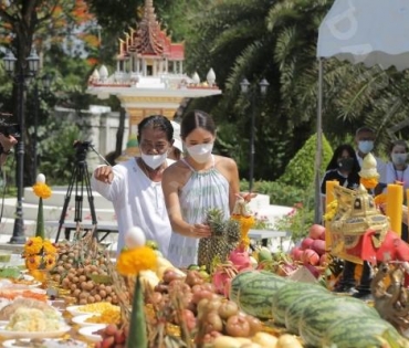 พิธีบวงสรวงละครโรแมนติก-คอมเมดี้ “บุพเพร้อยร้าย” 