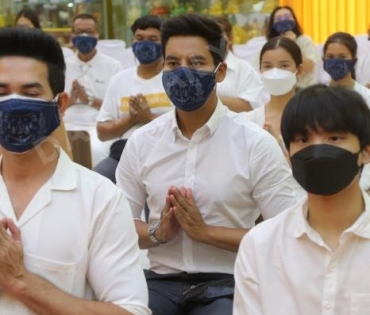 วัดไผ่ล้อม จัดพิธีไหว้ครูบูรพาจารย์ วิสาขบูชารำลึกพลังศรัทธาศิษยานุศิษย์ “คนบันเทิง” ร่วมพิธีล้นหลาม