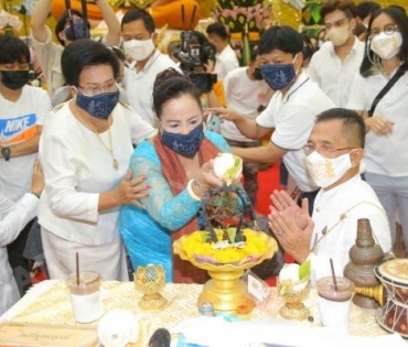 วัดไผ่ล้อม จัดพิธีไหว้ครูบูรพาจารย์ วิสาขบูชารำลึกพลังศรัทธาศิษยานุศิษย์ “คนบันเทิง” ร่วมพิธีล้นหลาม