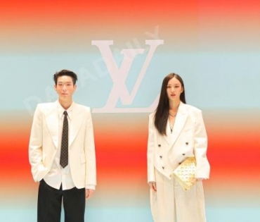 งานแฟชั่นโชว์ "Louis Vuitton" พบกับ “พัคโบกอม” ,มาริโอ้,พีช,สกาย,บอย-เฟย์, ญาญ่า อุรัสญา ณ  "ICOMSIA