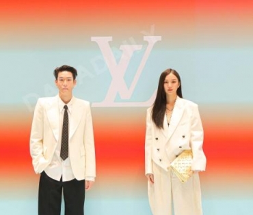 งานแฟชั่นโชว์ "Louis Vuitton" พบกับ “พัคโบกอม” ,มาริโอ้,พีช,สกาย,บอย-เฟย์, ญาญ่า อุรัสญา ณ  "ICOMSIA