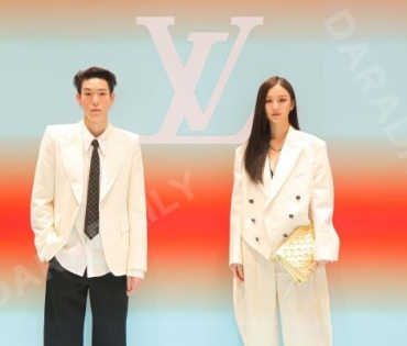 งานแฟชั่นโชว์ "Louis Vuitton" พบกับ “พัคโบกอม” ,มาริโอ้,พีช,สกาย,บอย-เฟย์, ญาญ่า อุรัสญา ณ  "ICOMSIA