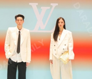 งานแฟชั่นโชว์ "Louis Vuitton" พบกับ “พัคโบกอม” ,มาริโอ้,พีช,สกาย,บอย-เฟย์, ญาญ่า อุรัสญา ณ  "ICOMSIA