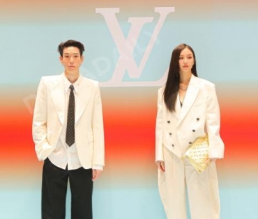 งานแฟชั่นโชว์ "Louis Vuitton" พบกับ “พัคโบกอม” ,มาริโอ้,พีช,สกาย,บอย-เฟย์, ญาญ่า อุรัสญา ณ  "ICOMSIA