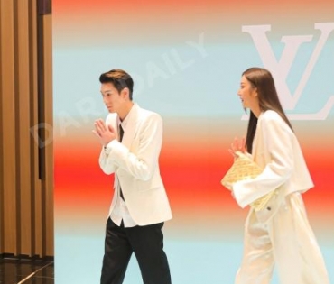 งานแฟชั่นโชว์ "Louis Vuitton" พบกับ “พัคโบกอม” ,มาริโอ้,พีช,สกาย,บอย-เฟย์, ญาญ่า อุรัสญา ณ  "ICOMSIA