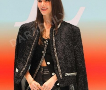 งานแฟชั่นโชว์ "Louis Vuitton" พบกับ “พัคโบกอม” ,มาริโอ้,พีช,สกาย,บอย-เฟย์, ญาญ่า อุรัสญา ณ  "ICOMSIA