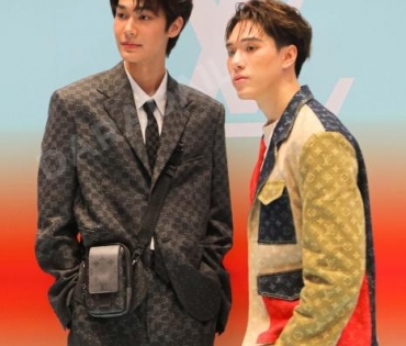 งานแฟชั่นโชว์ "Louis Vuitton" พบกับ “พัคโบกอม” ,มาริโอ้,พีช,สกาย,บอย-เฟย์, ญาญ่า อุรัสญา ณ  "ICOMSIA