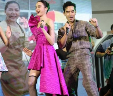 ละครเด็ด7HDละครดีกด35 พบกับนักแสดงจากละคร #ปางเสน่หา #หมอลำซัมเมอร์ และ #คุ้งเสน่หา ณ ลาน Zpotlight