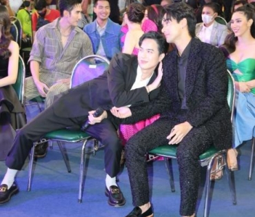 ละครเด็ด7HDละครดีกด35 พบกับนักแสดงจากละคร #ปางเสน่หา #หมอลำซัมเมอร์ และ #คุ้งเสน่หา ณ ลาน Zpotlight