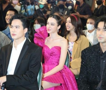 ละครเด็ด7HDละครดีกด35 พบกับนักแสดงจากละคร #ปางเสน่หา #หมอลำซัมเมอร์ และ #คุ้งเสน่หา ณ ลาน Zpotlight