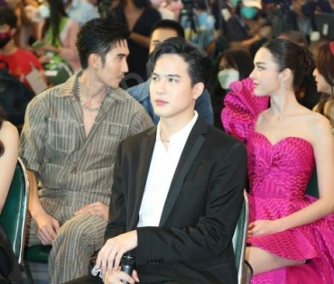 ละครเด็ด7HDละครดีกด35 พบกับนักแสดงจากละคร #ปางเสน่หา #หมอลำซัมเมอร์ และ #คุ้งเสน่หา ณ ลาน Zpotlight