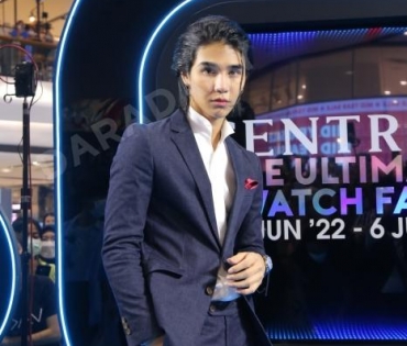 มหกรรมนาฬิกาสุดล้ำ "CENTRAL THE ULTIMATE WATCH FAIR" (เซ็นทรัล ดิ อัลติเมท วอทช์ แฟร์) พบ “เจฟ วรกมล