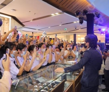 มหกรรมนาฬิกาสุดล้ำ "CENTRAL THE ULTIMATE WATCH FAIR" (เซ็นทรัล ดิ อัลติเมท วอทช์ แฟร์) พบ “เจฟ วรกมล