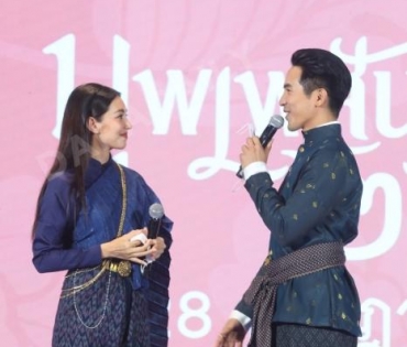 งานเปิดตัวภาพยนตร์บุพเพสันนิวาส2 พบกับ โป๊ป,เบลล่า ,ไอซ์ พาริส ณ ชั้น M ดิ เอ็มควอเทียร์