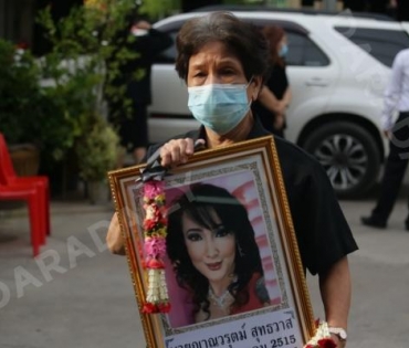 สวดอภิธรรม “ซันนี่ ยูโฟร์” ที่วัดเลา พระราม 2