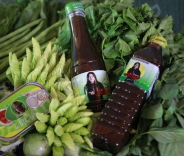 เปิดตัวผลิตภัณฑ์น้ำปลาร้าแสงจันทร์ ของ อาจารย์ไข่ มาลีฮวนน่า