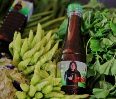 เปิดตัวผลิตภัณฑ์น้ำปลาร้าแสงจันทร์ ของ อาจารย์ไข่ มาลีฮวนน่า