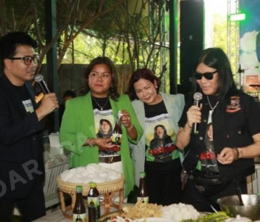 เปิดตัวผลิตภัณฑ์น้ำปลาร้าแสงจันทร์ ของ อาจารย์ไข่ มาลีฮวนน่า