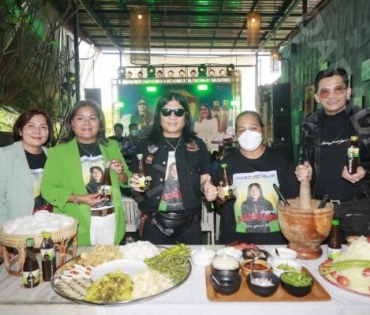 เปิดตัวผลิตภัณฑ์น้ำปลาร้าแสงจันทร์ ของ อาจารย์ไข่ มาลีฮวนน่า