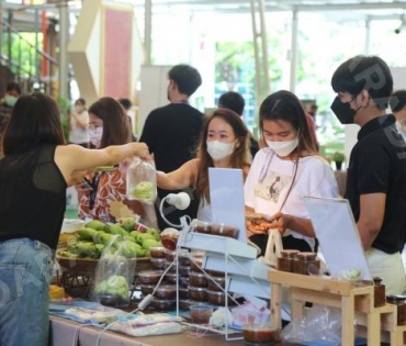 งานตลาดนัดอาหารเป็นยากับดาราเดลี่ ณ เดอะไนน์พระราม 9